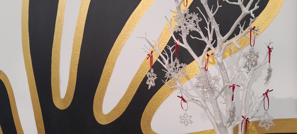 Elegant Christmas Decoration by Elizabeth Stewart Designs - Crochet silver Snowflakes